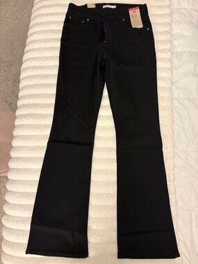 Black Flared Levi Jeans
